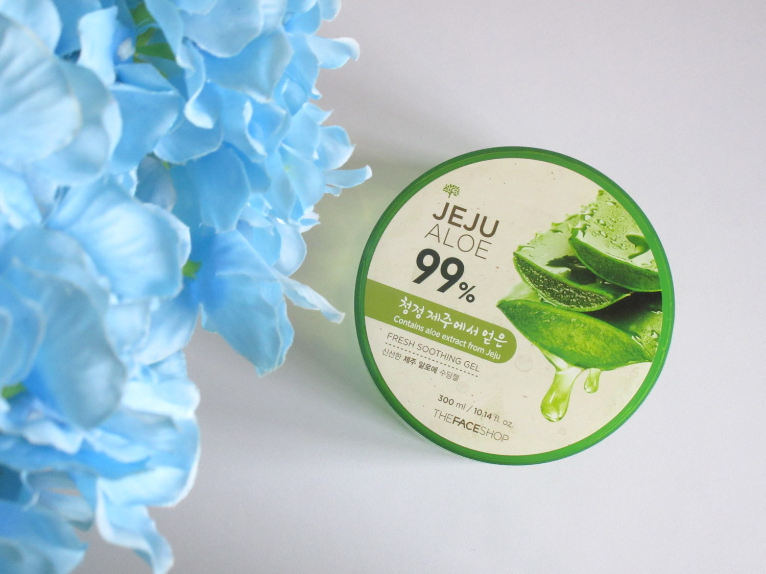 Review: The Face Shop Fresh Jeju Aloe 99% Soothing Gel.
