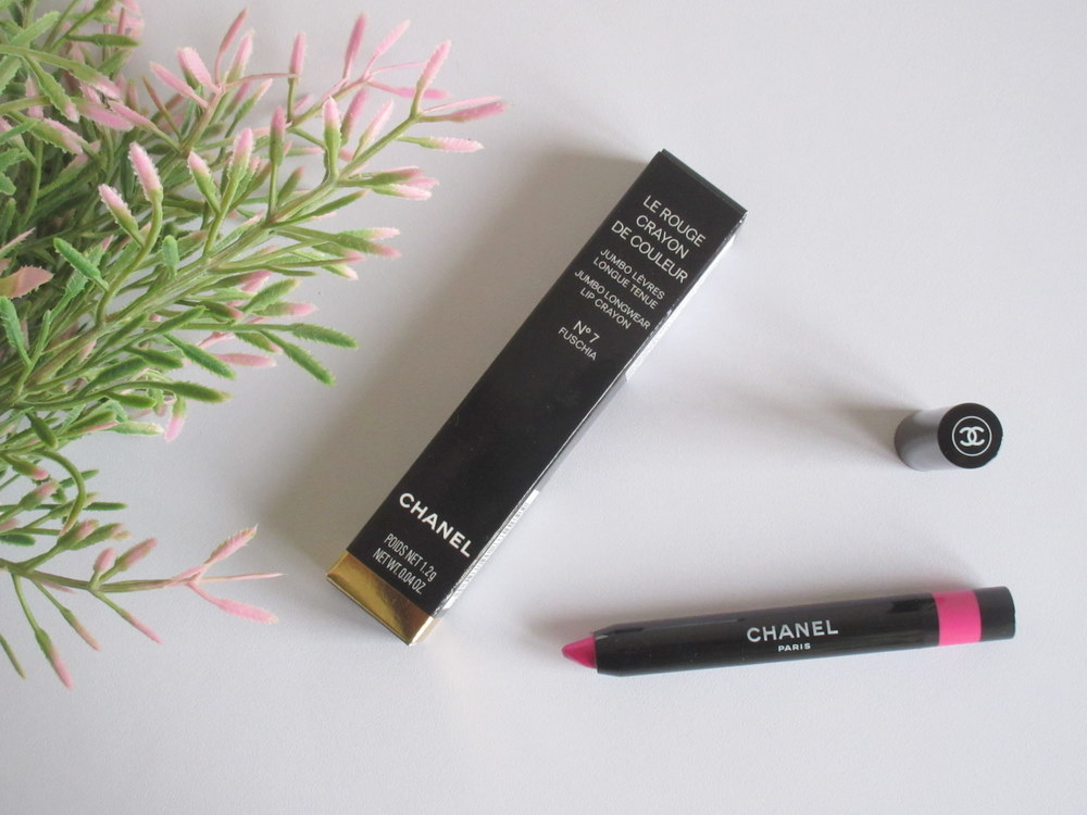 Review: Chanel Le Rouge Crayon De Couleur Jumbo Longwear Lip Crayon in 'No.  7 Fuchsia'.