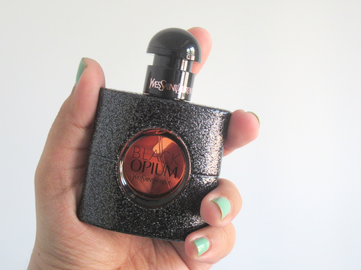 Fragrance Review: Yves Saint Laurent – Black Opium – A Tea-Scented Library