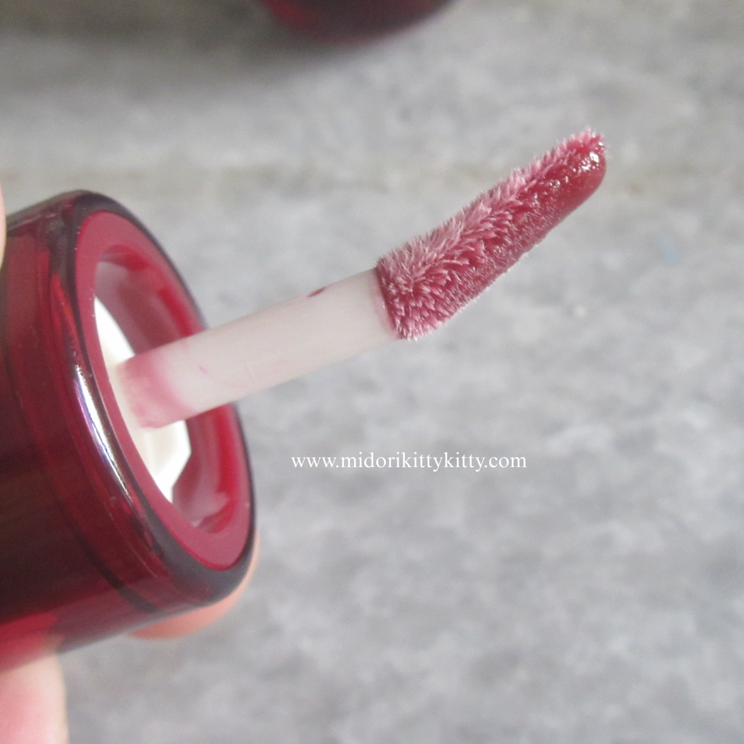 Fwee 3D Voluming Gloss 30% Cherry Cola, Fwee 3D Voluming Gloss 70% Dirty Cola, fwee cherry cola, fwee dirty cola, fwee gloss