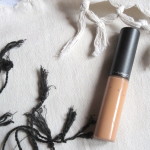MAC Select Moisturecover Concealer in 'NW25'.