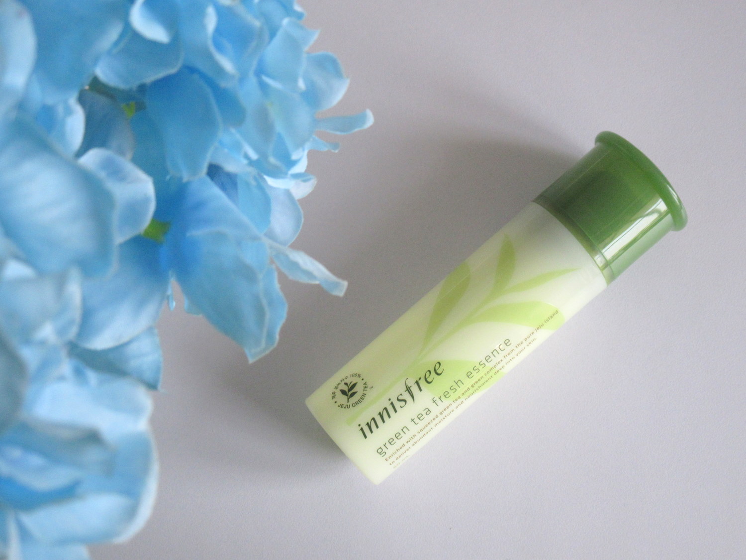 Innisfree Green Tea Fresh Essence