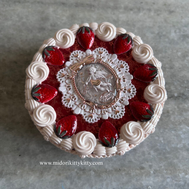 Flower Knows Strawberry Cupid Pressed Powder in 02 Ivory Beige, flower knows pressed powder, flower knows pressed powder strawberry cupid ivory beige